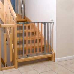HAUCK Tür-und Treppenschutzgitter Wood Lock Safety Gate, 75 - 81cm, Silber -Ausgewählte Baby- Und Kindergeschäfte hauck tur und treppenschutzgitter wood lock safety gate 75 81cm silber 4