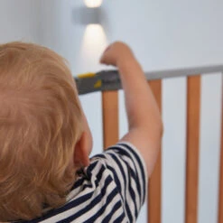 HAUCK Tür-und Treppenschutzgitter Wood Lock Safety Gate, 75 - 81cm, Silber -Ausgewählte Baby- Und Kindergeschäfte hauck tur und treppenschutzgitter wood lock safety gate 75 81cm silber 5