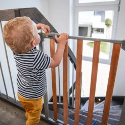 HAUCK Tür-und Treppenschutzgitter Wood Lock Safety Gate, 75 - 81cm, Silber -Ausgewählte Baby- Und Kindergeschäfte hauck tur und treppenschutzgitter wood lock safety gate 75 81cm silber 6